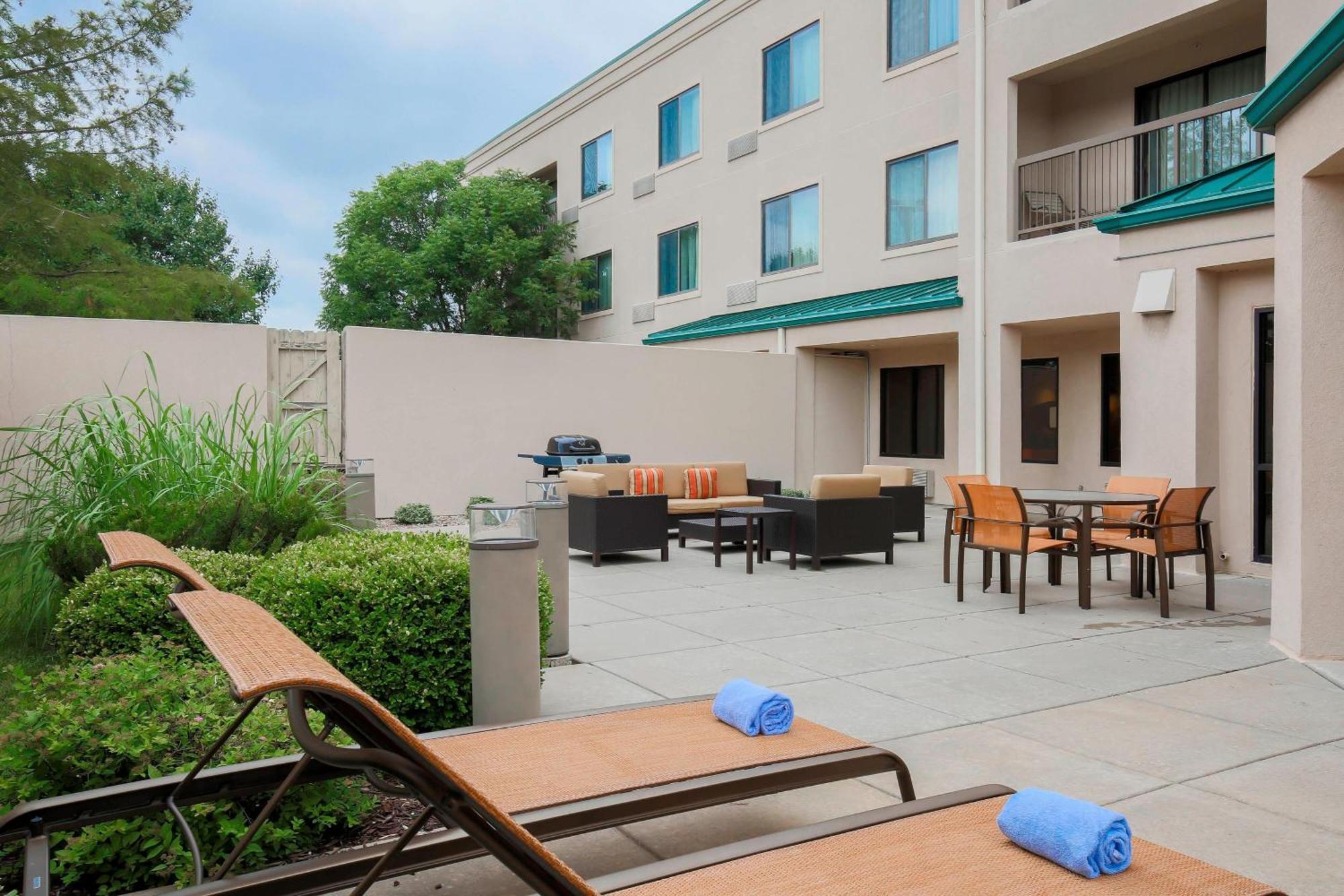 Courtyard By Marriott Topeka Kültér fotó